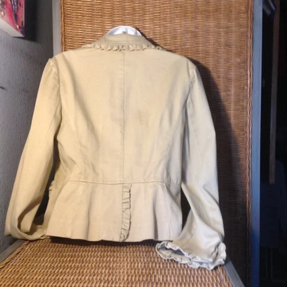 NWOT INC INTERNATIONAL CONCEPTS BEIGE JACKET - Picture 2 of 5